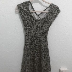 FLORAL OPEN BACK BRANDY MELVILLE DRESS